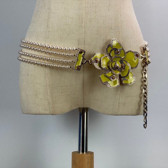 Authentic Vintage Valentino Statement Belt - Picture 1 of 15